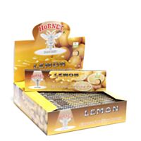 Caixa de sedas aromatizadas de sabor limão da marca Hornet, tamanho king size (vista diagonal)
