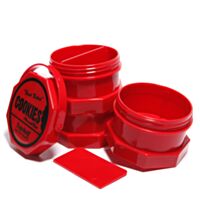 Pote de armazenamento hermético feito de plástico polipropileno da marca Cookies, modelo Topshelf dividido em três partes de 5g de capacidade cada, 15g no total, cor vermelho