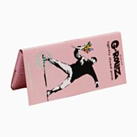Seda G-Rollz Banksy Lightly Dyed Pink fechada,  design Flower Thrower, livreto semi-aberto